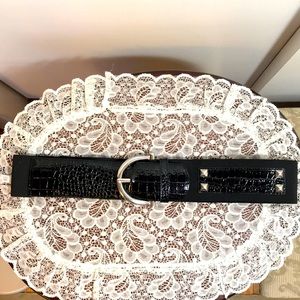 White House Black Market stretch Studs Belt Blck M